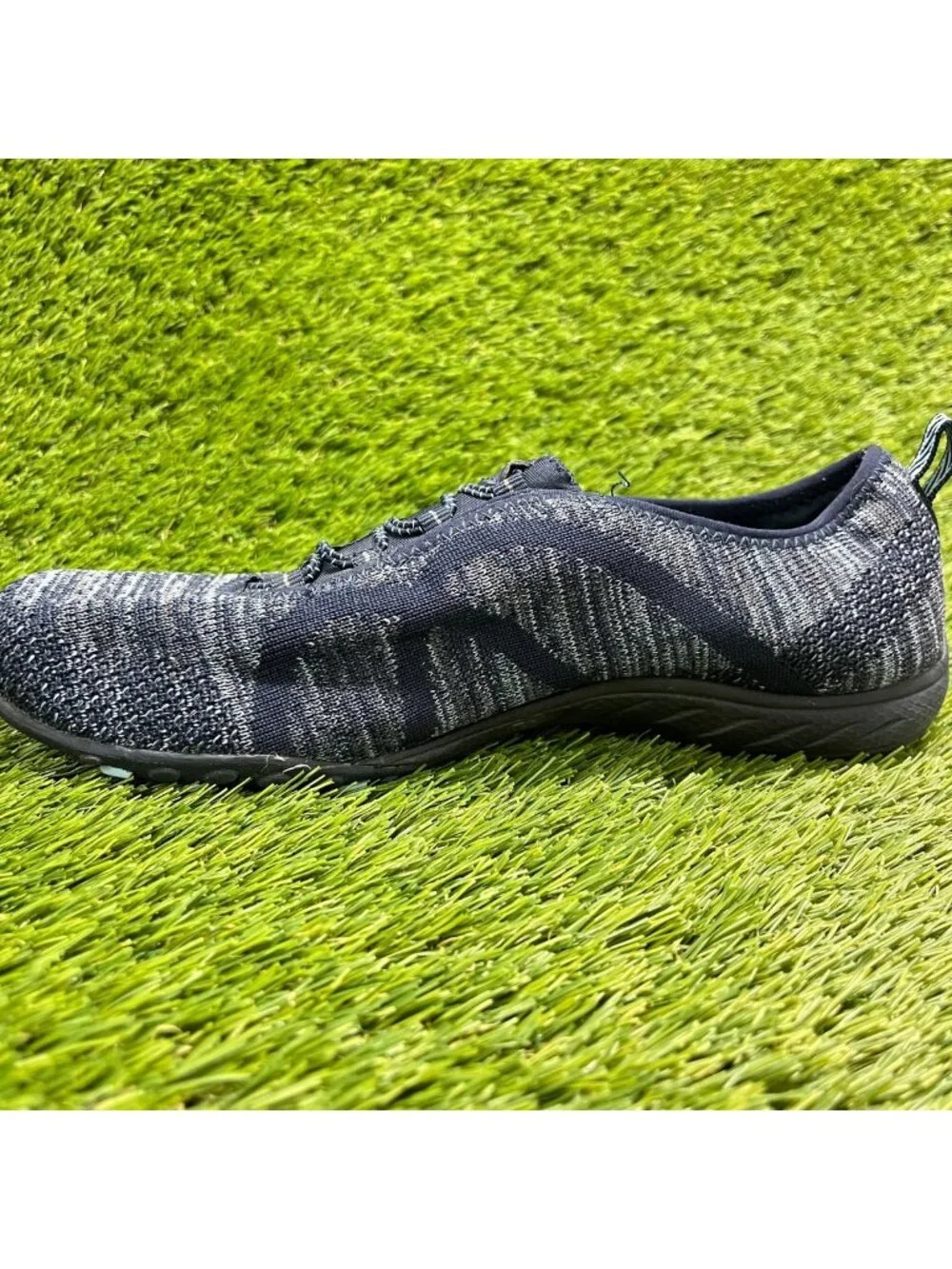 Skechers Breathe Easy Womens Size 8.5 Navy Black Athletic Slip-On Shoes Sneakers